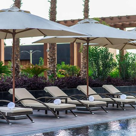 Movenpick Hotel And Residences Riyadh Exterior photo Pool at the hotel
