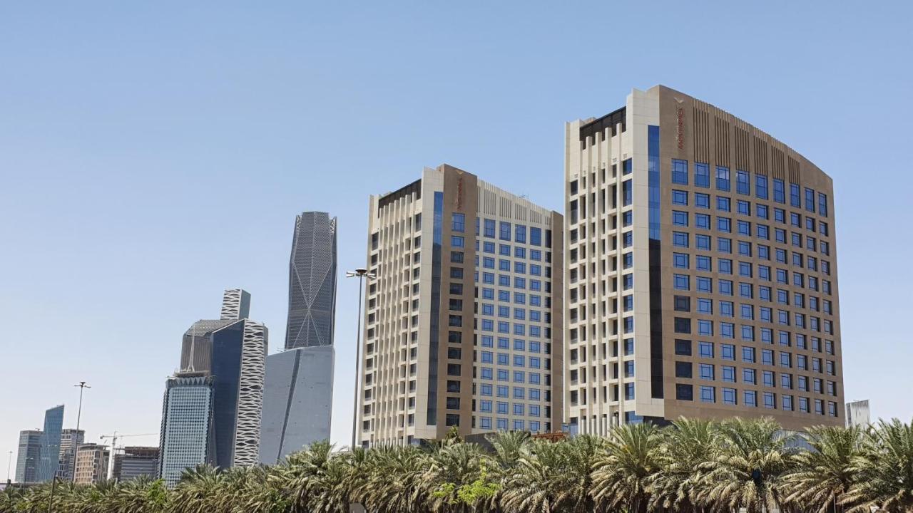 Movenpick Hotel And Residences Riyadh Exterior photo Riyadh skyline