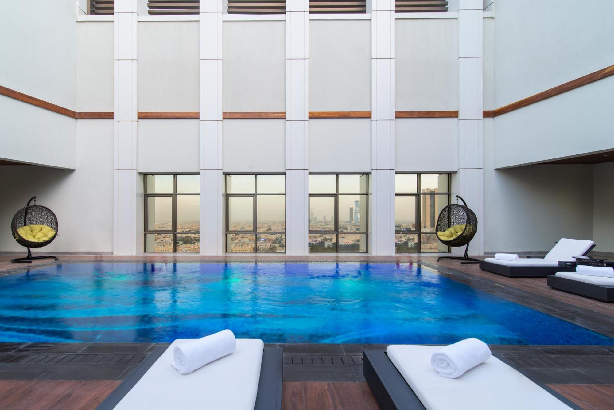 Movenpick Hotel And Residences Riyadh Exterior photo The swimming pool at the hotel