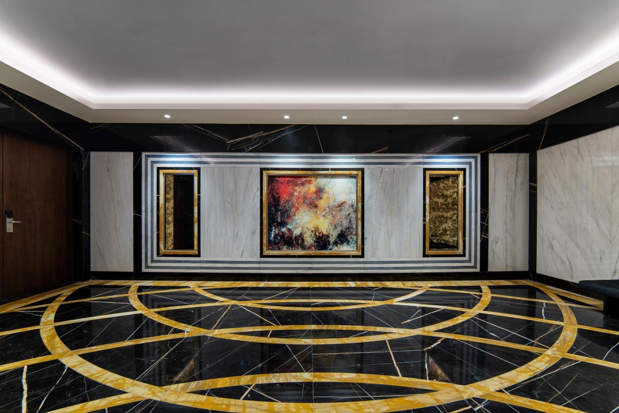 Movenpick Hotel And Residences Riyadh Exterior photo The lobby of the Ritz-Carlton, DIFC