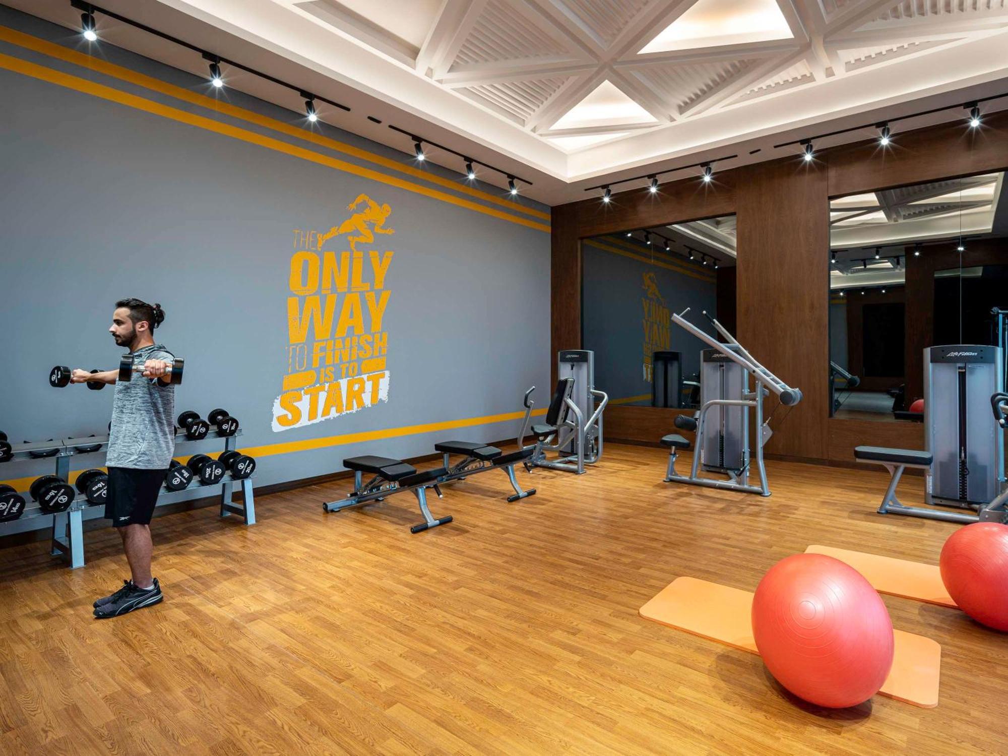 Movenpick Hotel And Residences Riyadh Exterior photo The gym at the hotel
