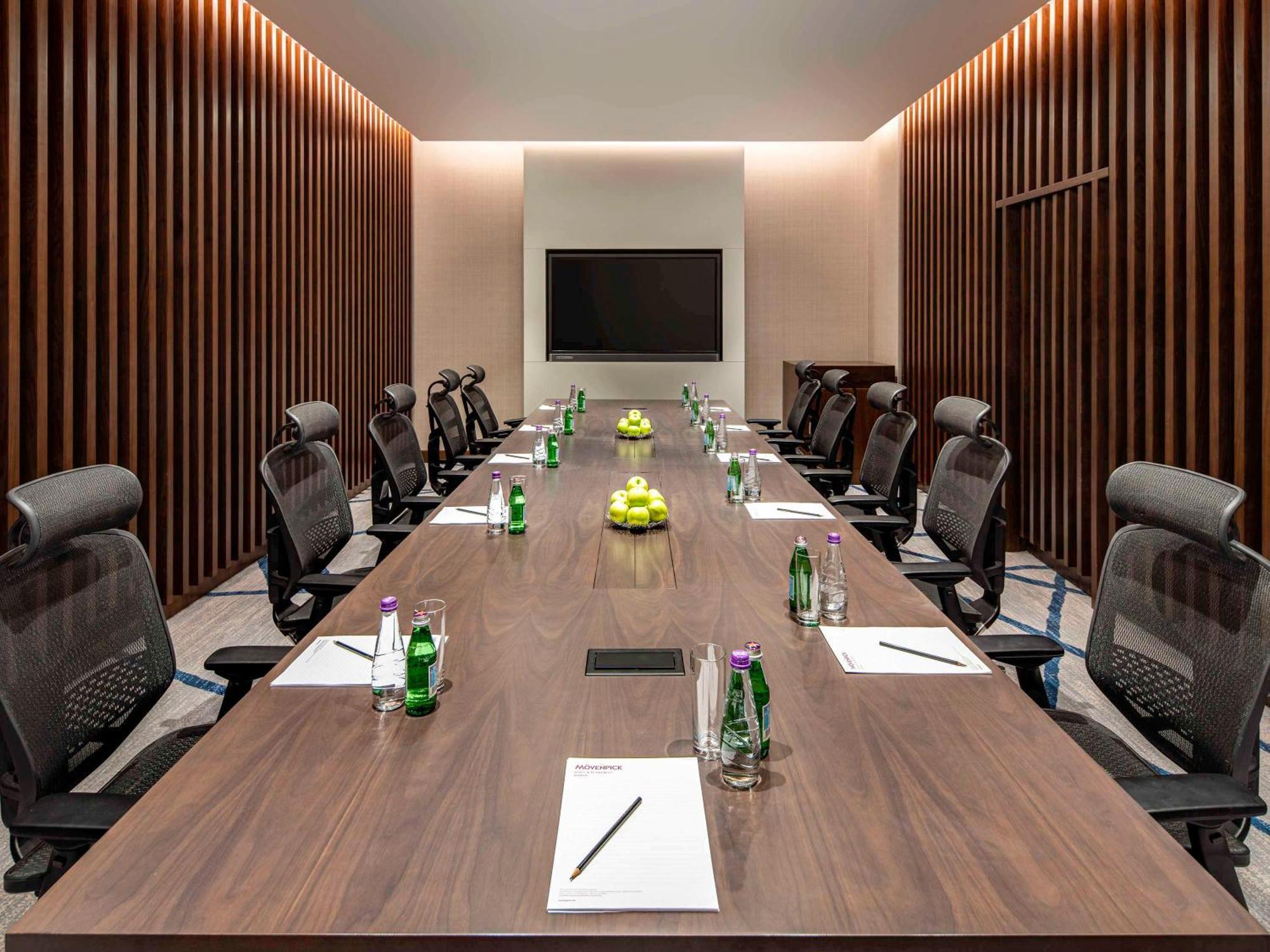 Movenpick Hotel And Residences Riyadh Exterior photo Meeting room