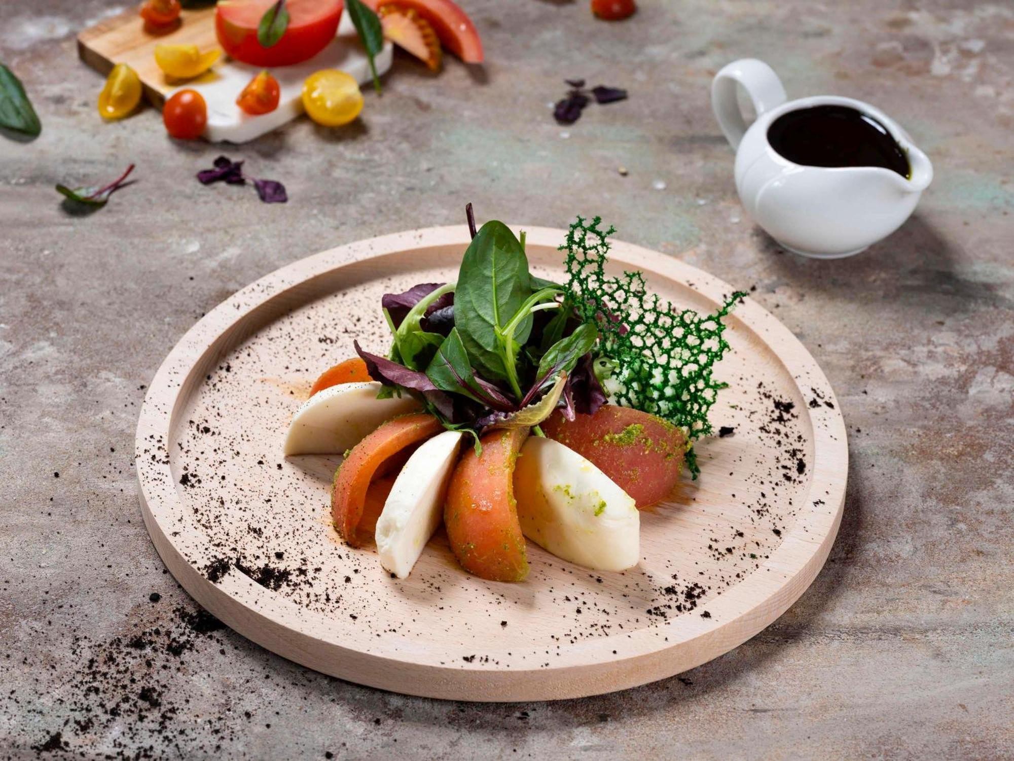 Movenpick Hotel And Residences Riyadh Exterior photo A salad with a balsamic dressing