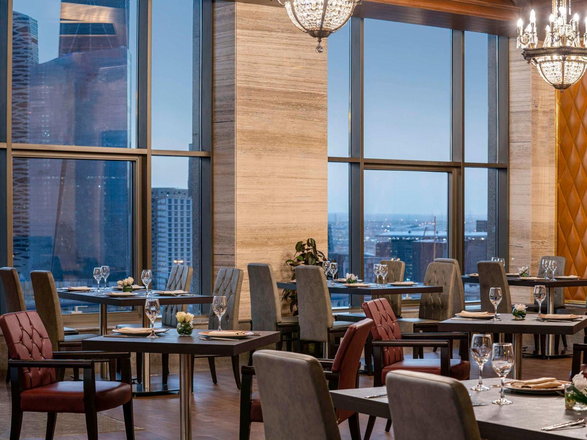 Movenpick Hotel And Residences Riyadh Exterior photo The restaurant