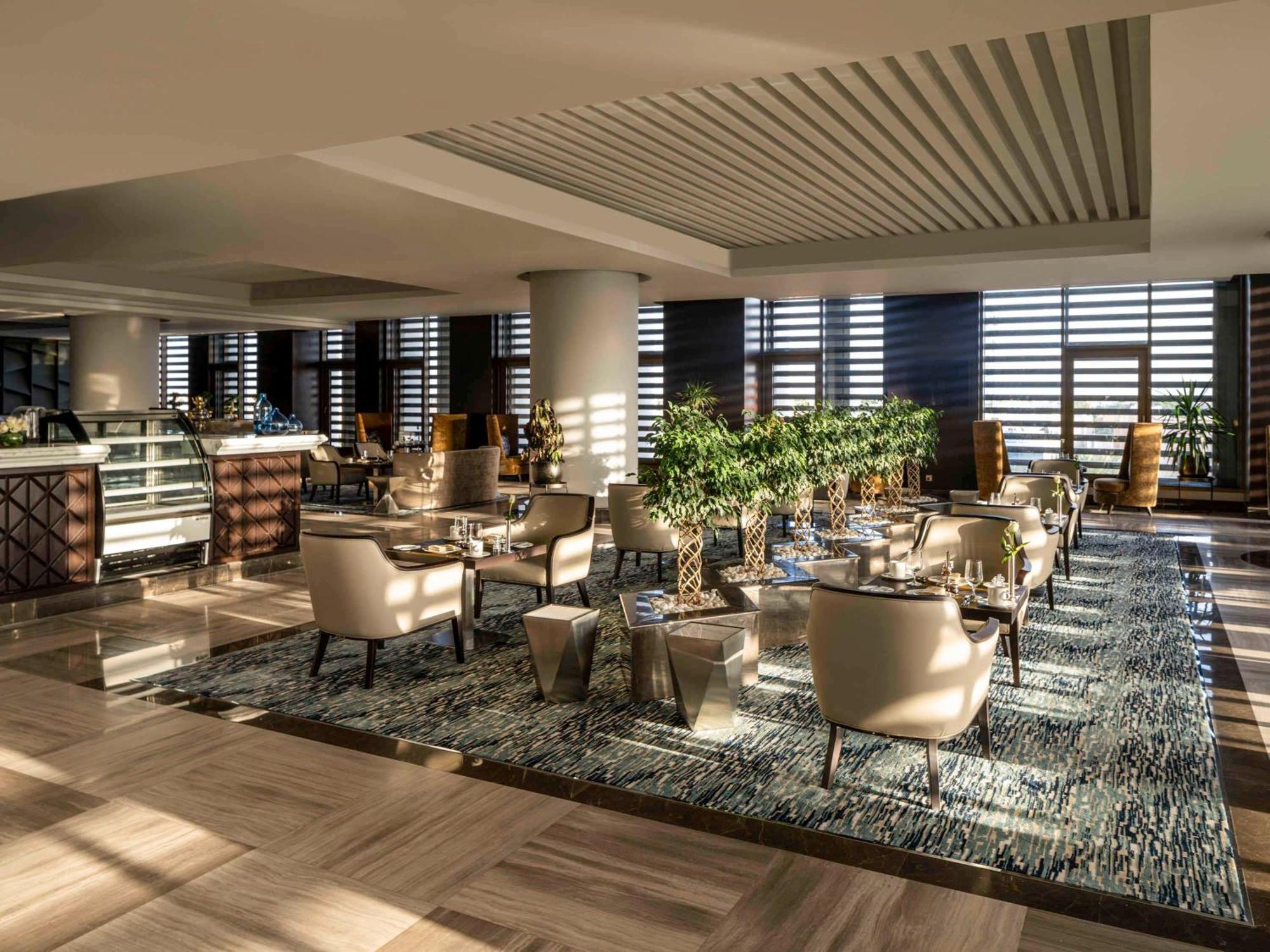 Movenpick Hotel And Residences Riyadh Exterior photo The Lounge at the airport