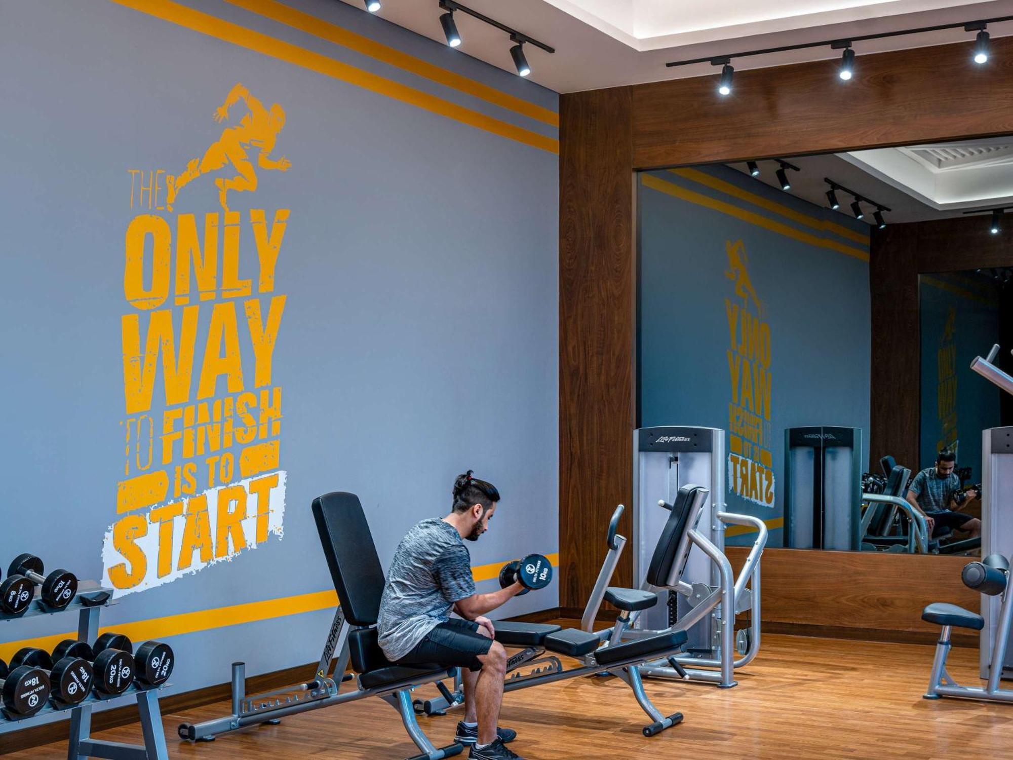 Movenpick Hotel And Residences Riyadh Exterior photo The gym at the hotel